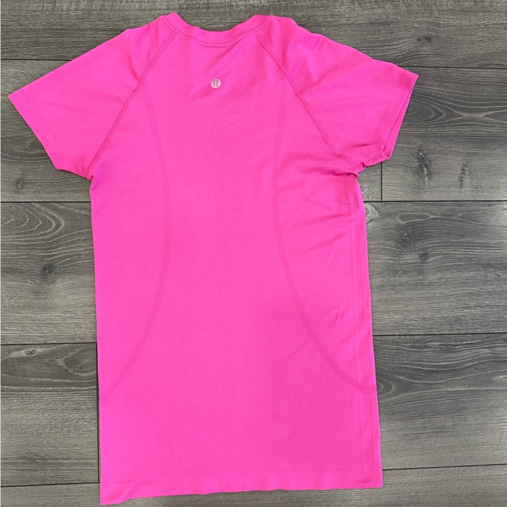 Lululemon Swiftly Tech Short Sleve Shirt 2.0 Race Length Sonic Pink Size 6 - Picture 6 of 7